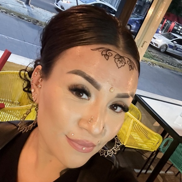 💎Meet Your Posh Doll💋 - Picture 4 of 4